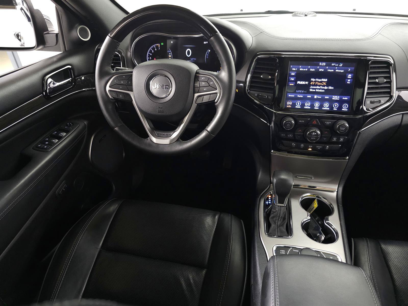 Used 2019 Jeep Grand Cherokee Overland AWD/4WD image 20