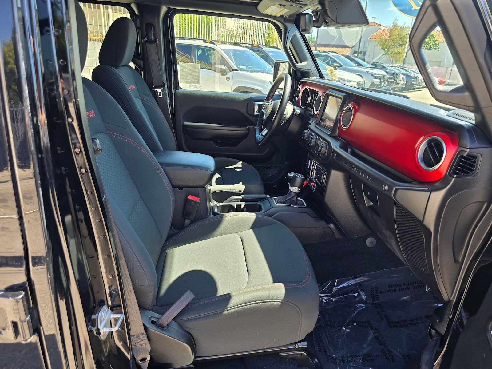 Used 2021 Jeep Wrangler Unlimited Rubicon AWD/4WD image 12