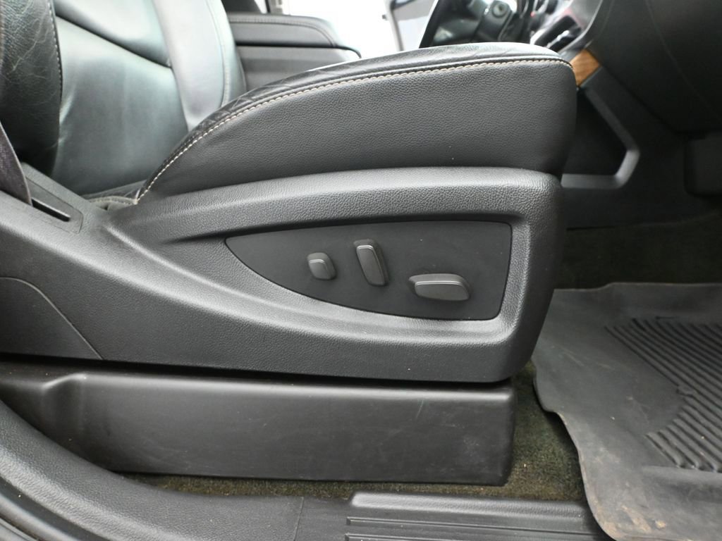 Used 2015 Chevrolet Silverado 2500 LTZ w/ LTZ Plus Package image 51