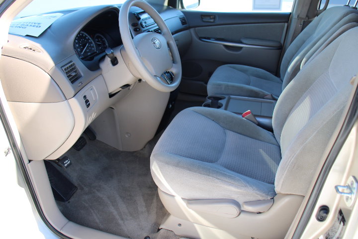 Used 2008 Toyota Sienna CE image 11