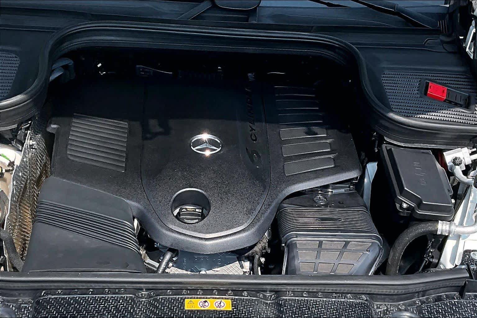 Used 2021 Mercedes-Benz GLS 450 4MATIC image 32