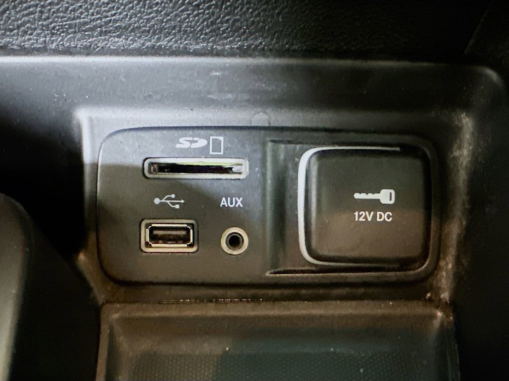 Used 2015 Jeep Cherokee Latitude image 28