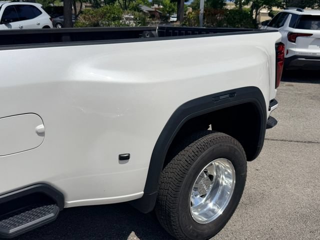 Used 2024 GMC Sierra 3500 Denali Ultimate AWD/4WD image 12