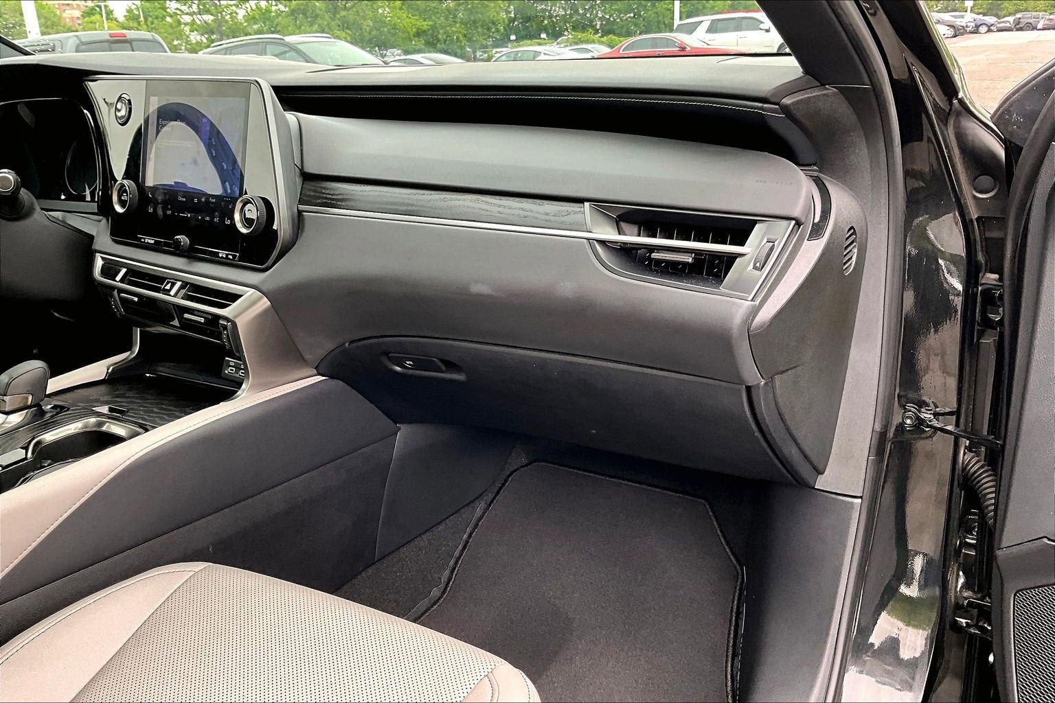 Used 2023 Lexus RX 350 Premium w/ Accessory Package AWD/4WD image 14