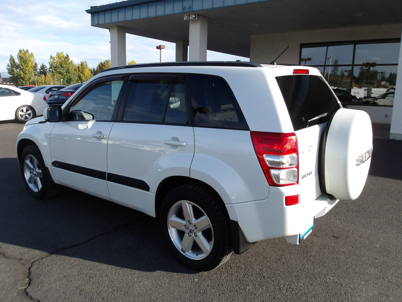 Used 2012 Suzuki Grand Vitara Limited image 3