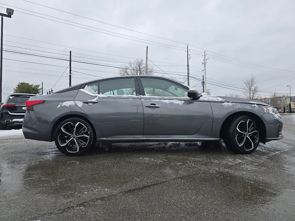 Used 2024 Nissan Altima 2.5 SR image 15