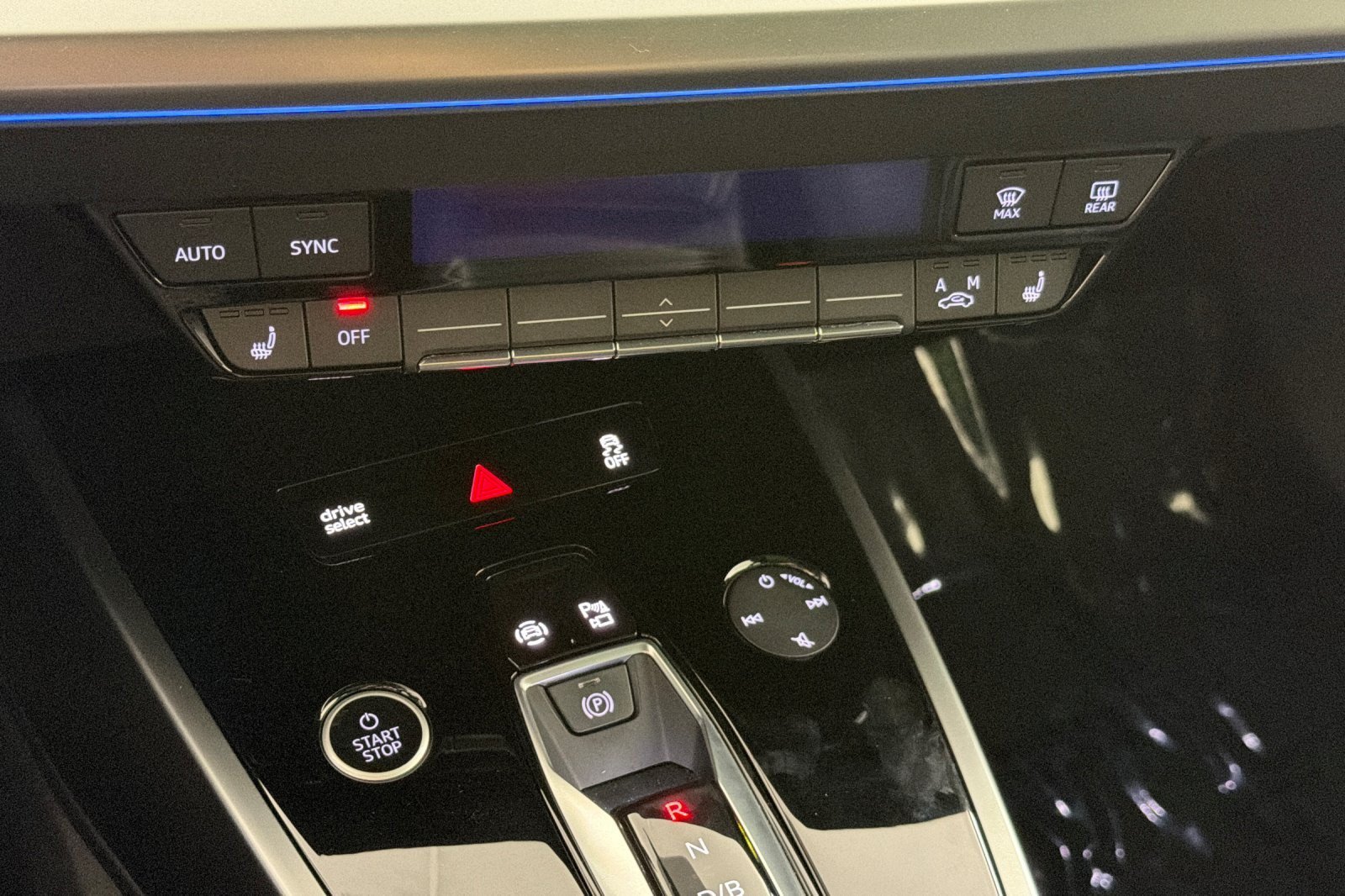 Certified 2023 Audi Q4 e-tron Prestige w/ Black Optic Package AWD/4WD image 20