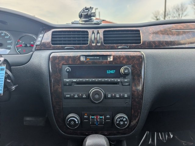 Used 2016 Chevrolet Impala LT image 12