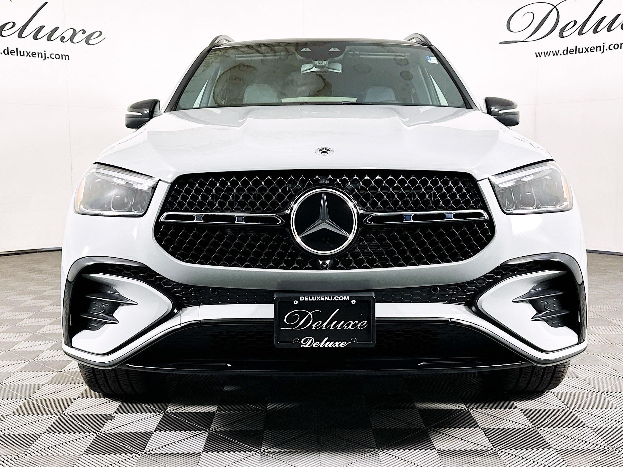 Used 2025 Mercedes-Benz GLE 450 4MATIC image 2