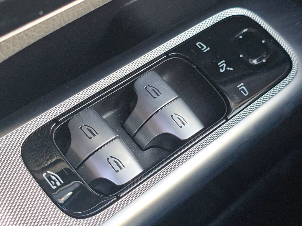 Used 2026 Mercedes-Benz GLC 300 4MATIC image 26