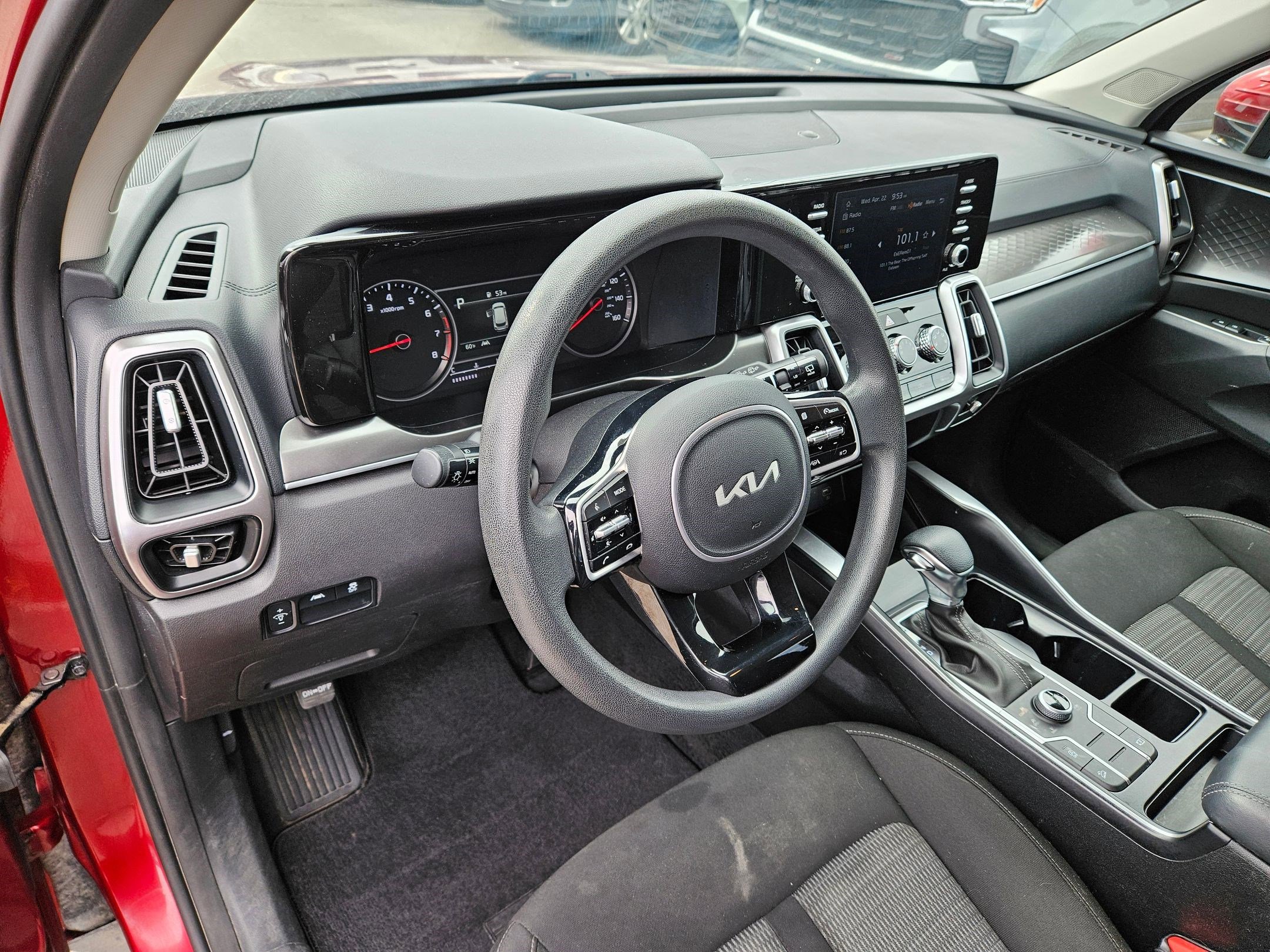 Used 2022 Kia Sorento LX AWD/4WD image 14