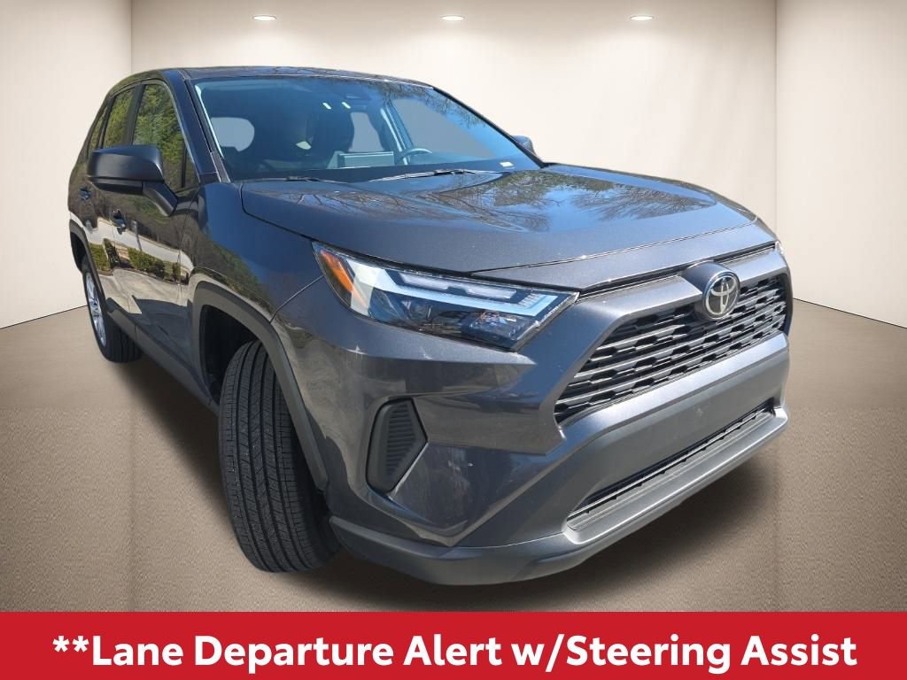 Used 2025 Toyota RAV4 LE image 9
