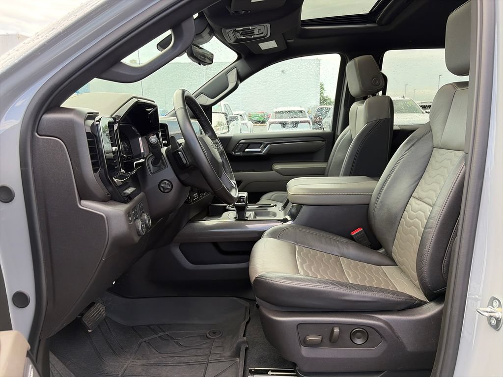 Used 2024 Chevrolet Silverado 1500 ZR2 w/ Technology Package AWD/4WD image 15