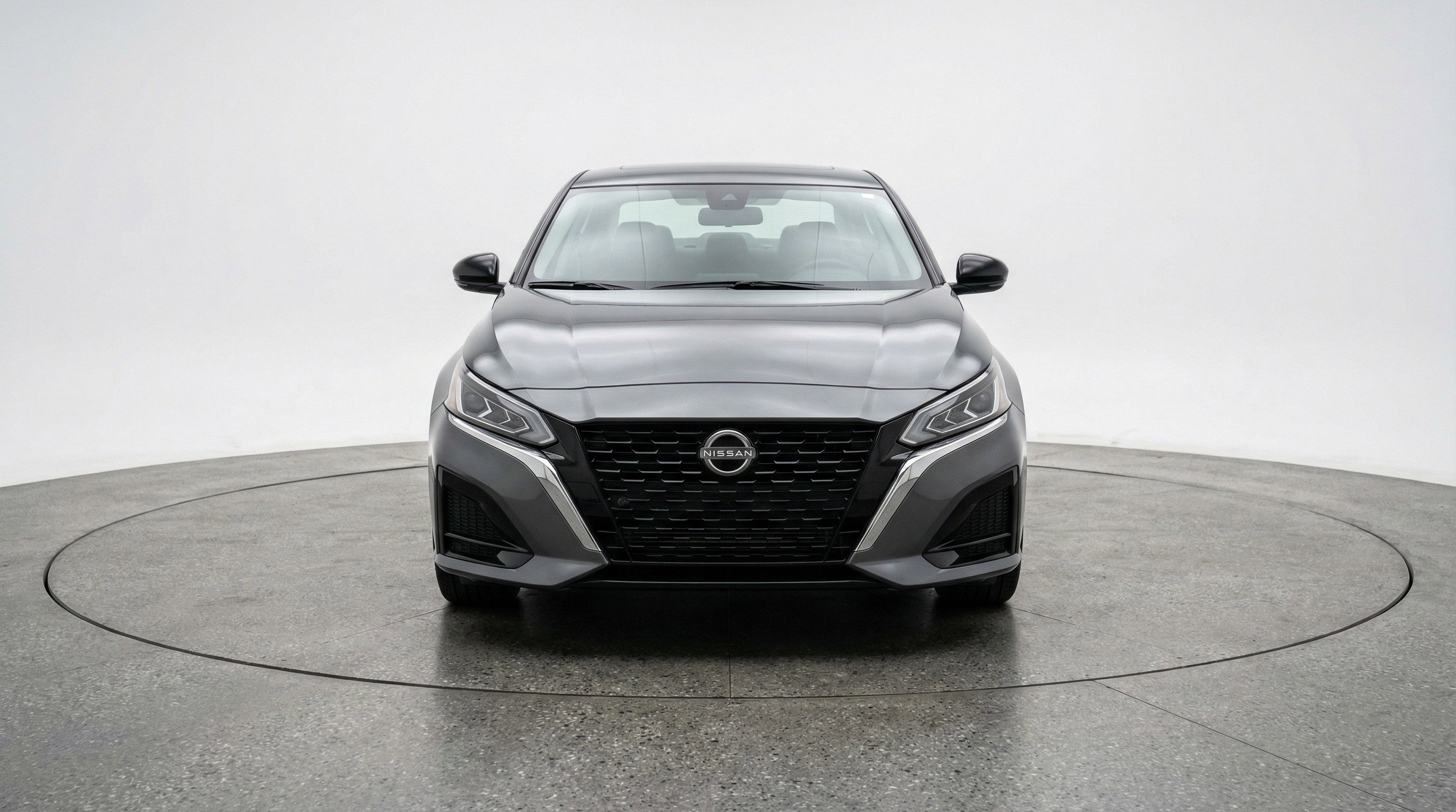 Used 2025 Nissan Altima 2.5 SV image 2