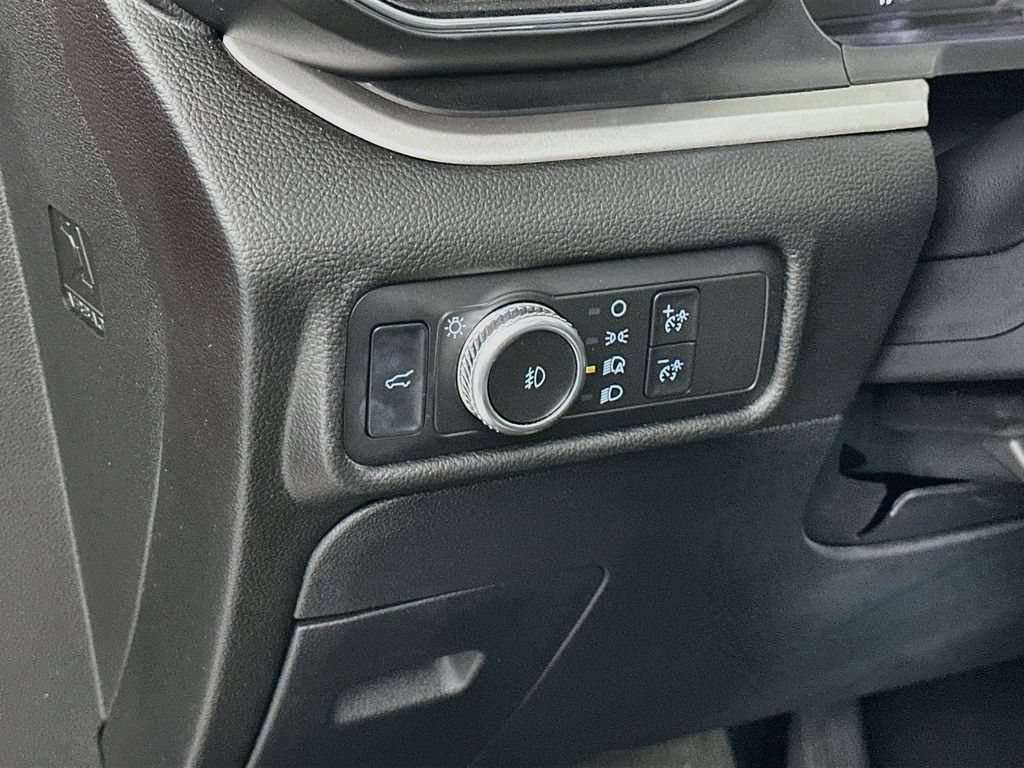 Used 2021 Ford Explorer XLT w/ Equipment Group 202A AWD/4WD image 15