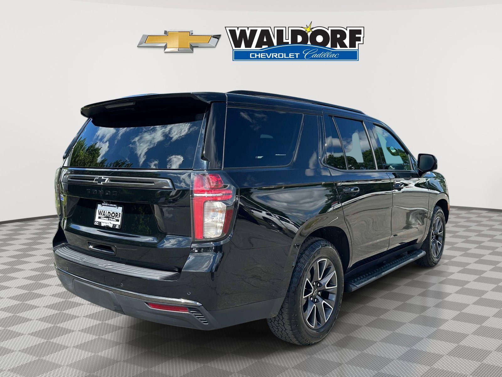 Used 2021 Chevrolet Tahoe Z71 w/ Z71 Off-Road Package AWD/4WD image 6