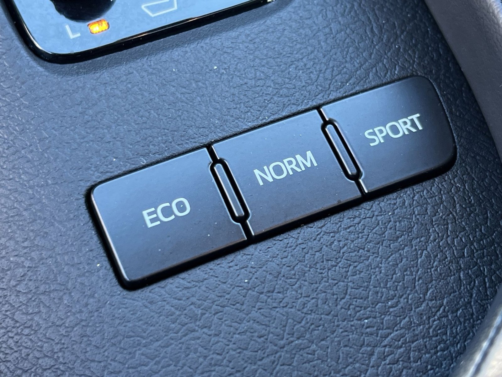 Used 2017 Toyota Avalon Limited FWD image 37