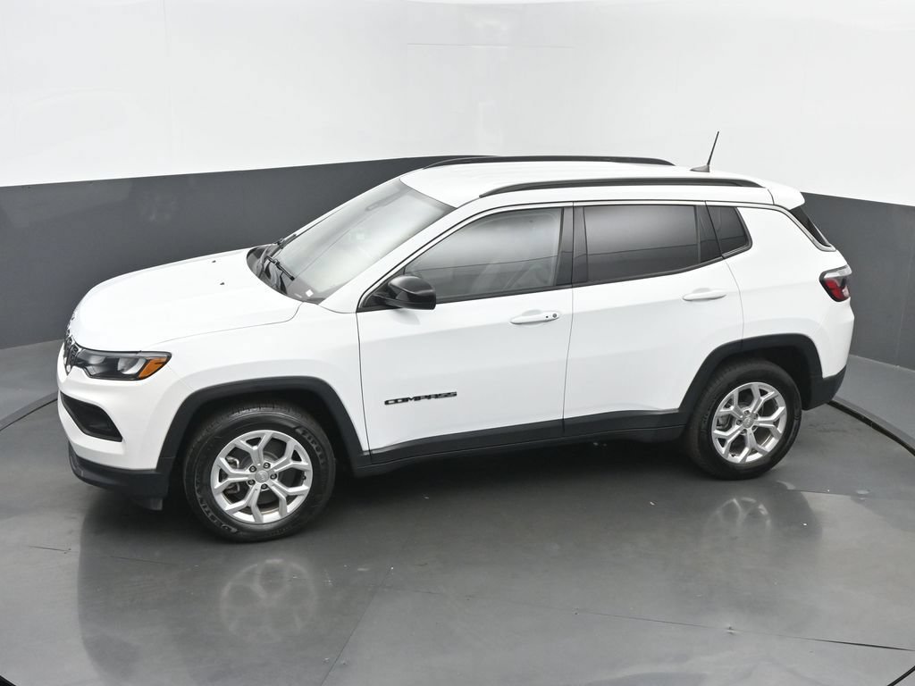 Used 2024 Jeep Compass Latitude AWD/4WD image 41