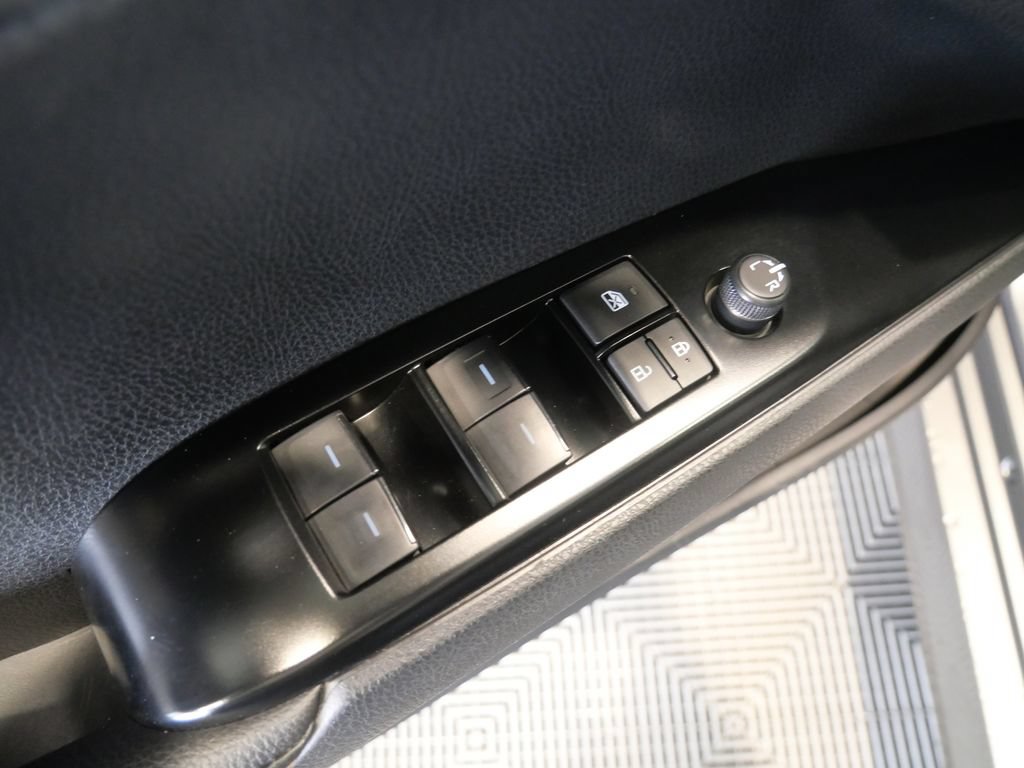 Used 2026 Toyota Camry XLE AWD/4WD image 16