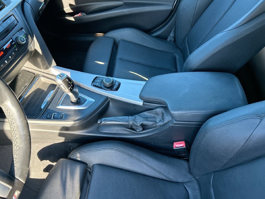 Used 2014 BMW 320i Sedan RWD image 25