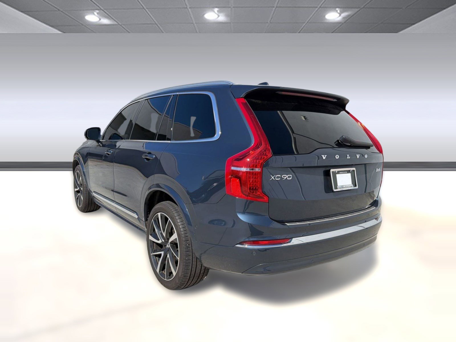 Certified 2023 Volvo XC90 B6 Plus w/ Protection Package Premier AWD/4WD image 3
