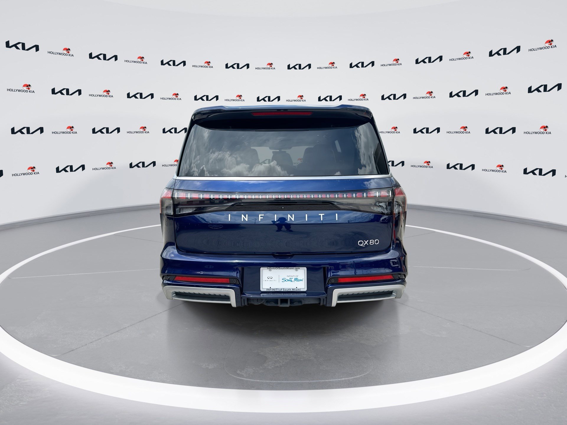 Used 2025 INFINITI QX80 Luxe RWD image 7