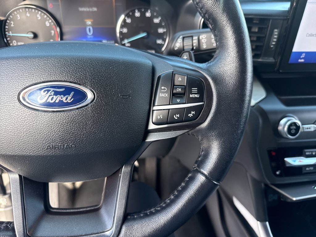 Used 2020 Ford Explorer XLT w/ Equipment Group 202A AWD/4WD image 40