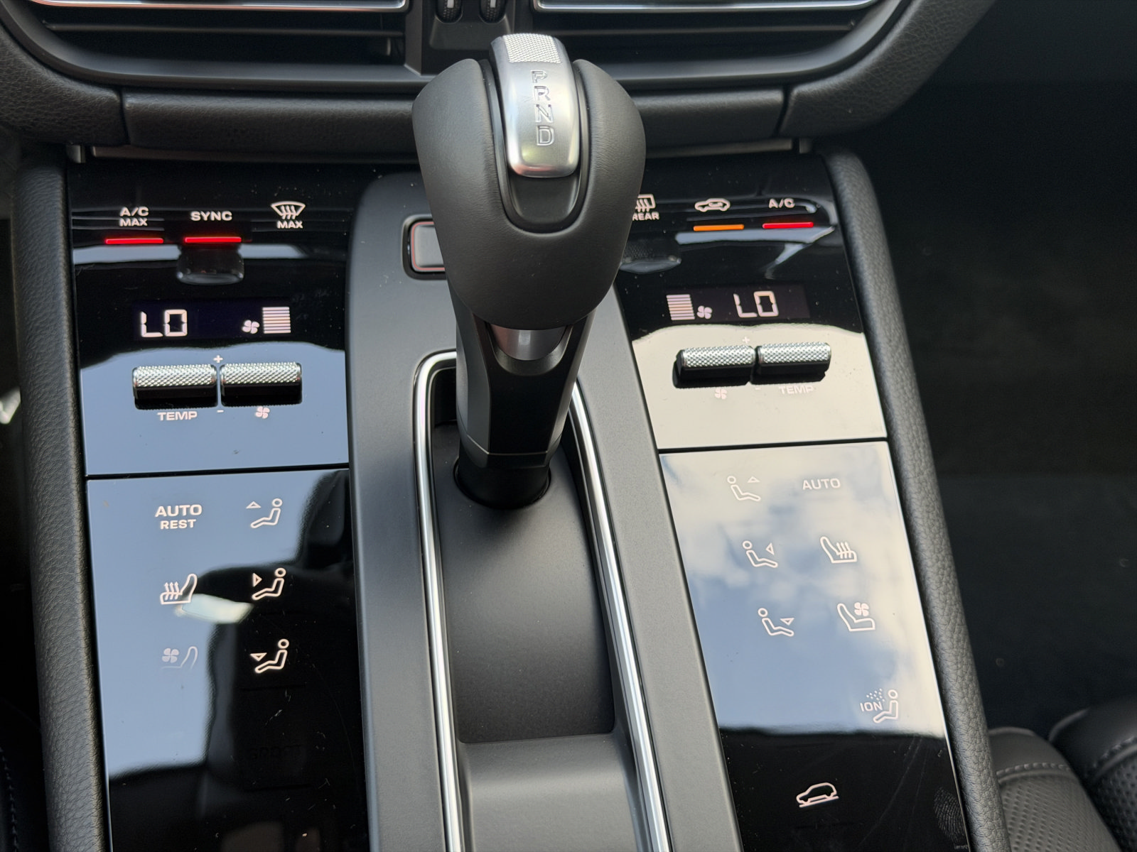 New 2026 Porsche Macan AWD/4WD image 31