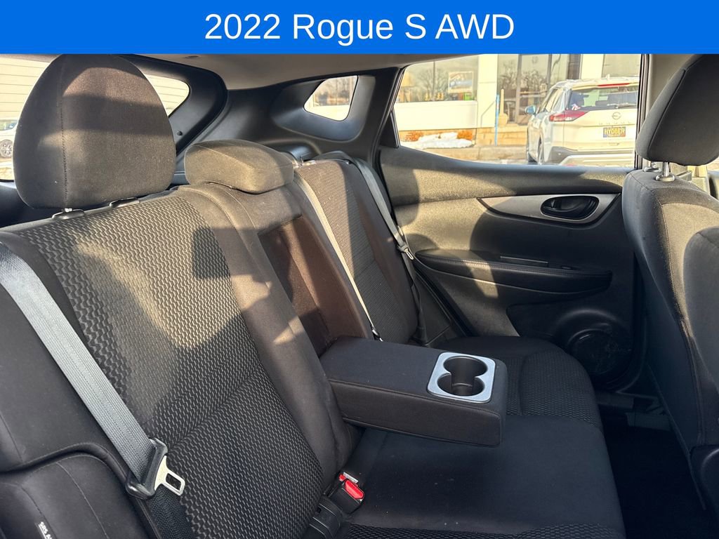 Used 2022 Nissan Rogue Sport S image 10