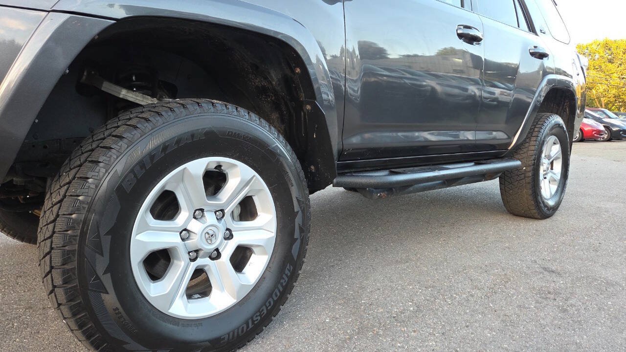 Used 2014 Toyota 4Runner SR5 AWD/4WD image 8