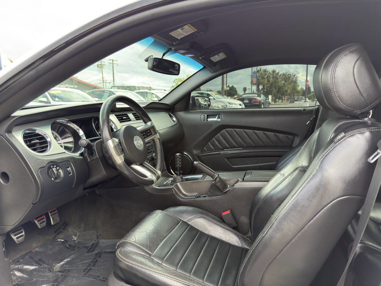 Used 2013 Ford Mustang GT Premium w/ Brembo Brake Pkg image 9