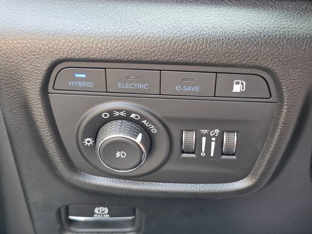 Used 2023 Jeep Grand Cherokee Summit w/ Advanced Protech Group IV AWD/4WD image 29