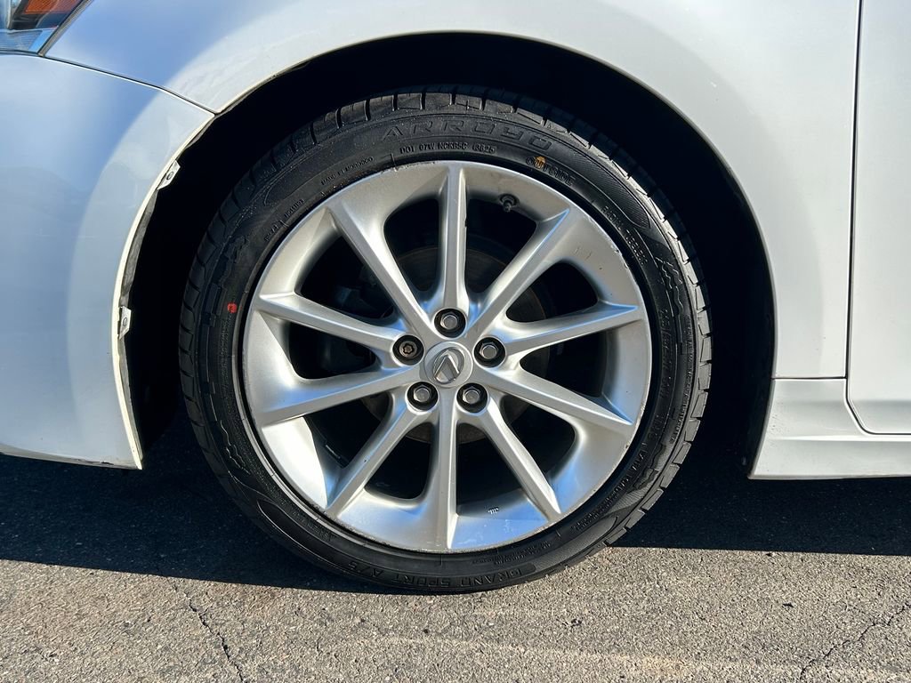 Used 2012 Lexus CT 200h Premium image 10