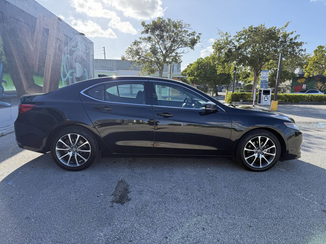 Used 2016 Acura TLX V6 w/ Technology Package FWD image 5