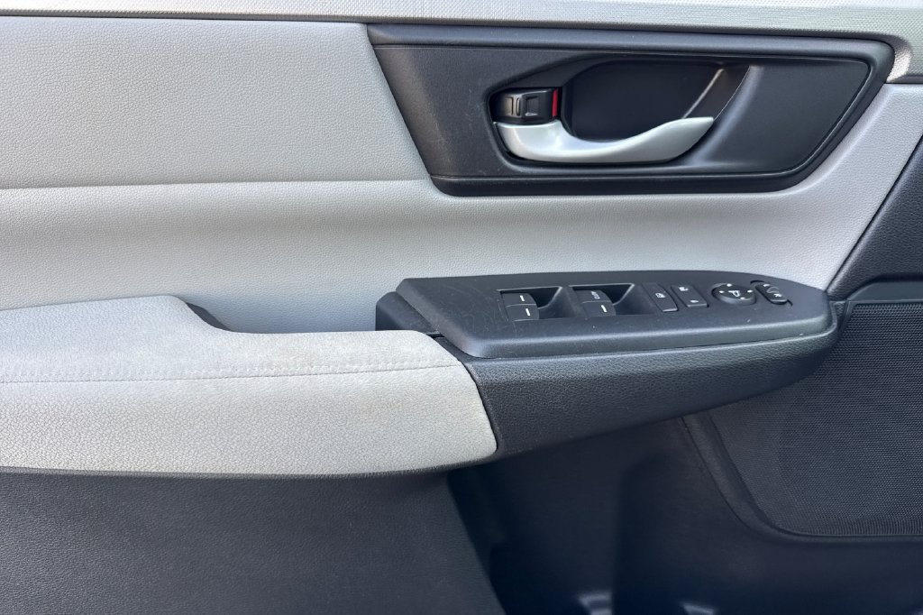 Used 2017 Honda CR-V LX image 16