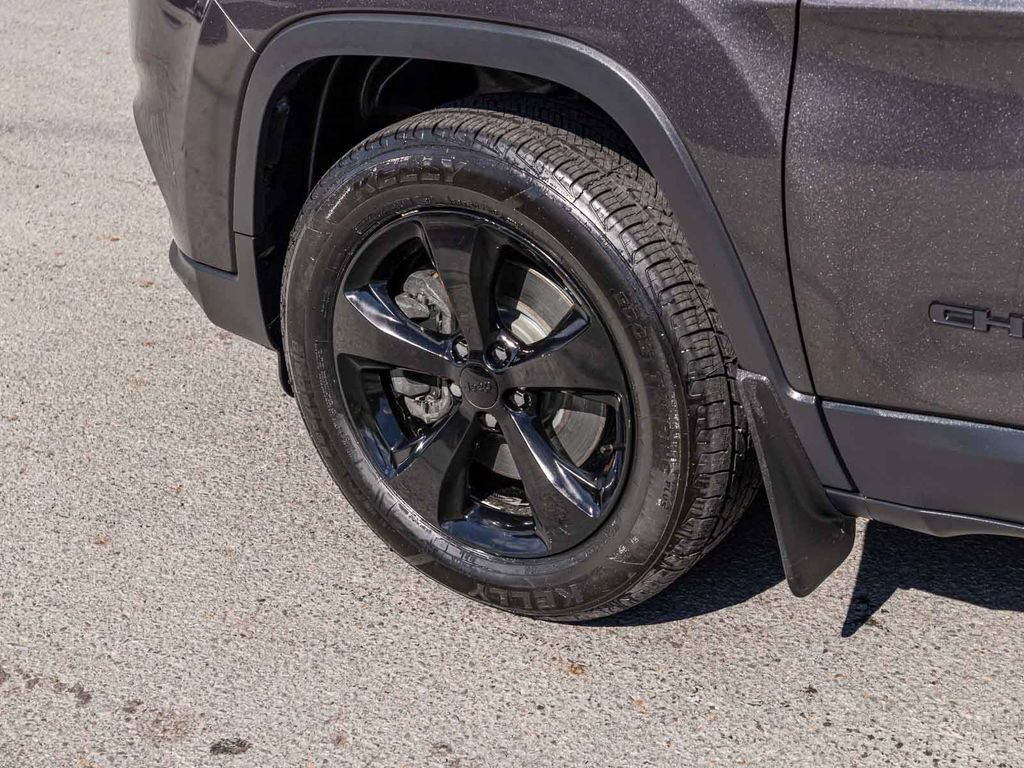 Certified 2021 Jeep Cherokee Latitude Plus AWD/4WD image 7