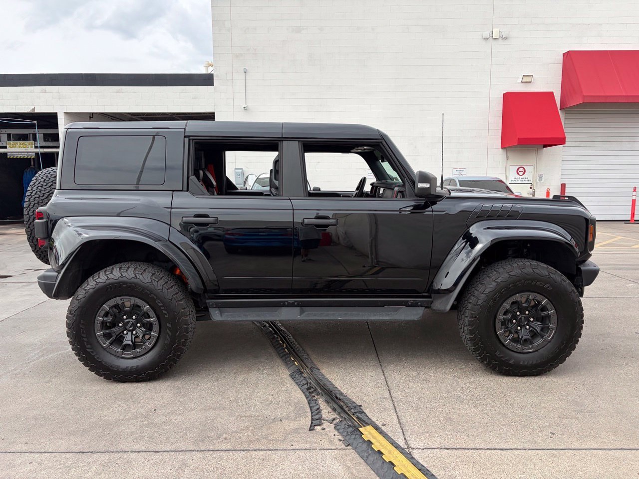 Used 2024 Ford Bronco Raptor w/ Interior Carbon Fiber Pack 6 AWD/4WD image 3
