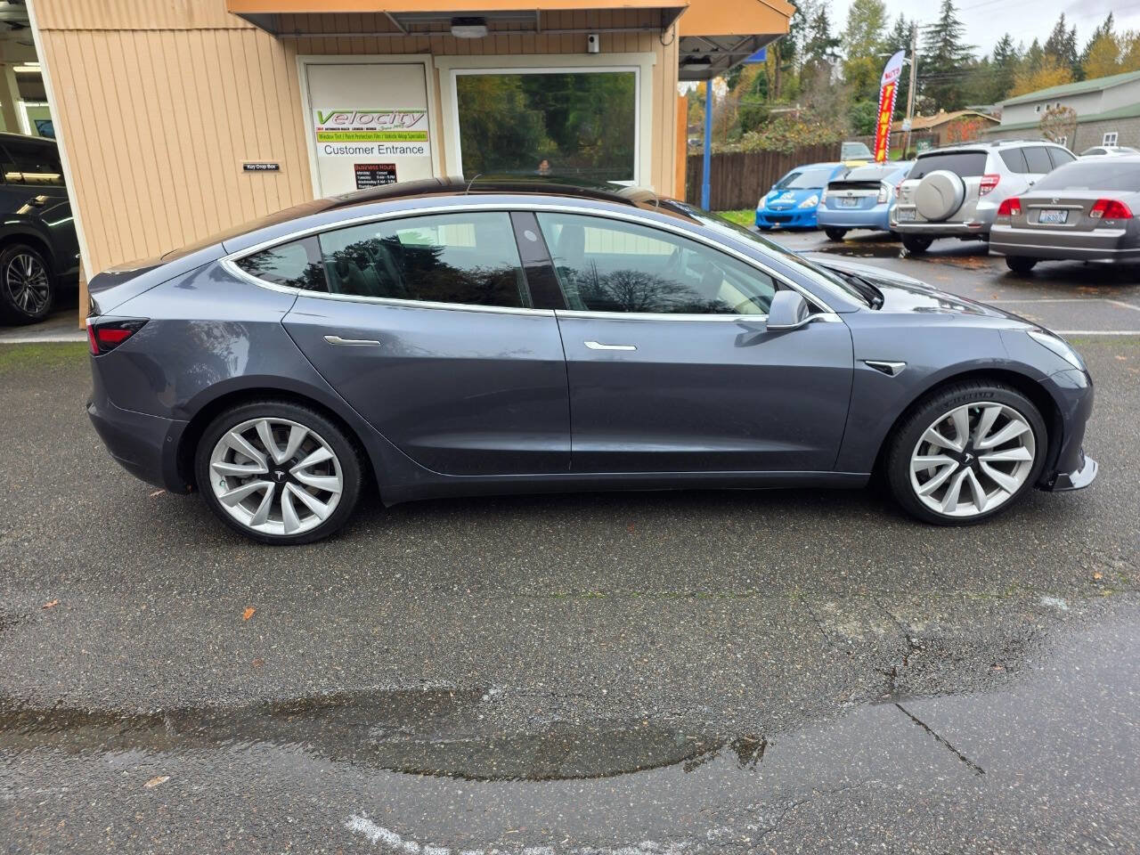 Used 2018 Tesla Model 3 Mid Range image 8