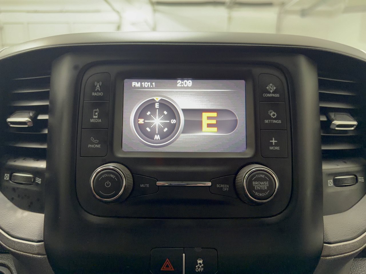Used 2020 RAM 5500 Tradesman w/ Chrome Appearance Group AWD/4WD image 23