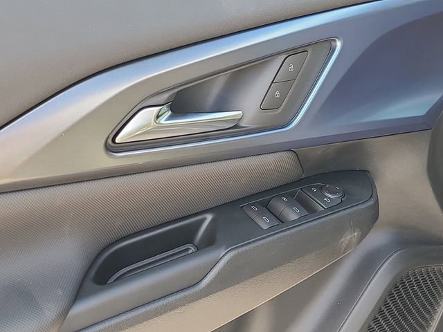 New 2026 Chevrolet Equinox EV LT w/ LPO, Blackout Package FWD image 20
