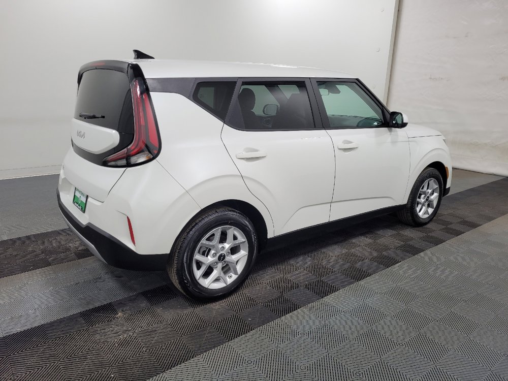 Used 2025 Kia Soul S FWD image 10