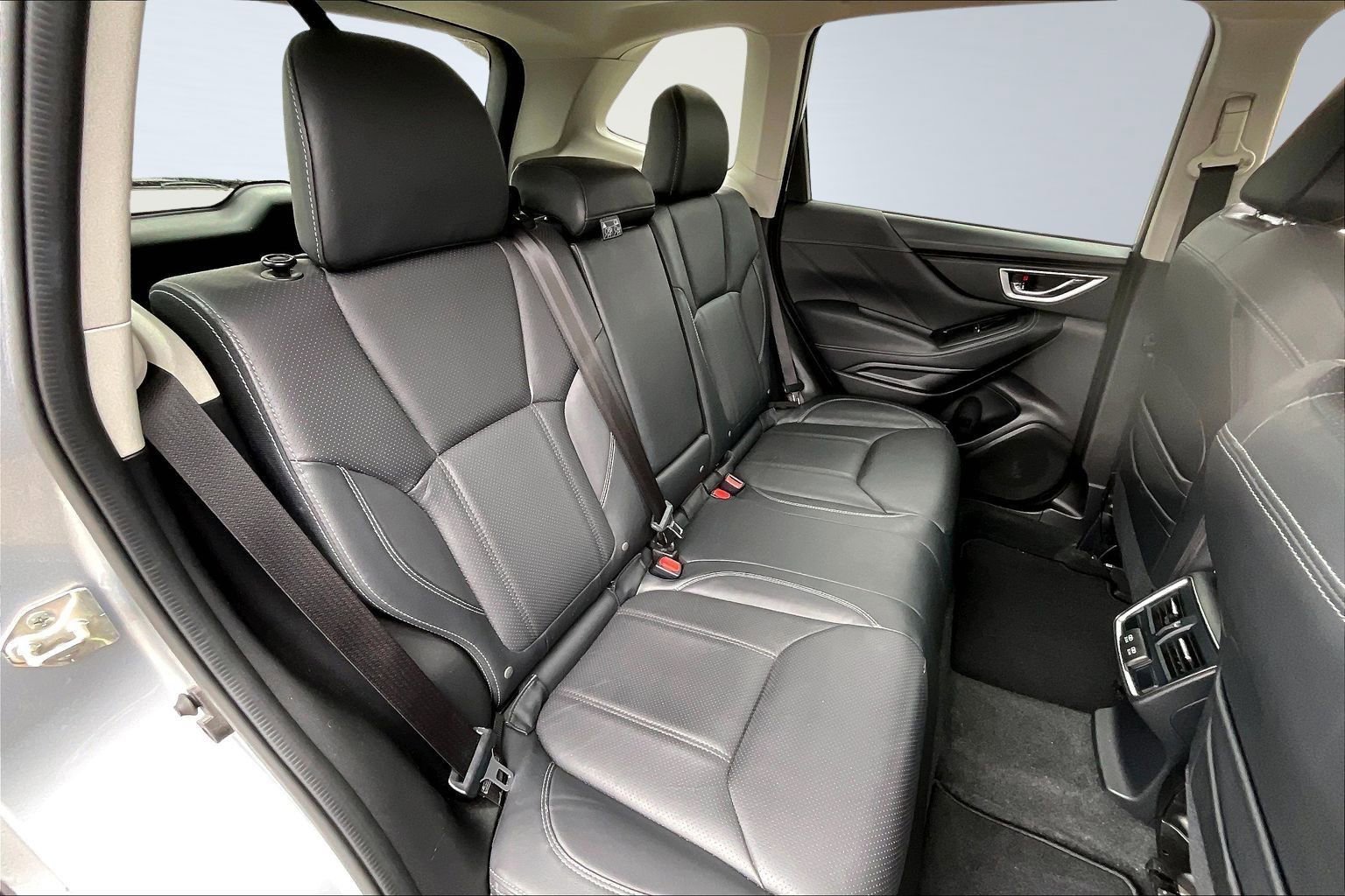 Used 2020 Subaru Forester Limited image 28