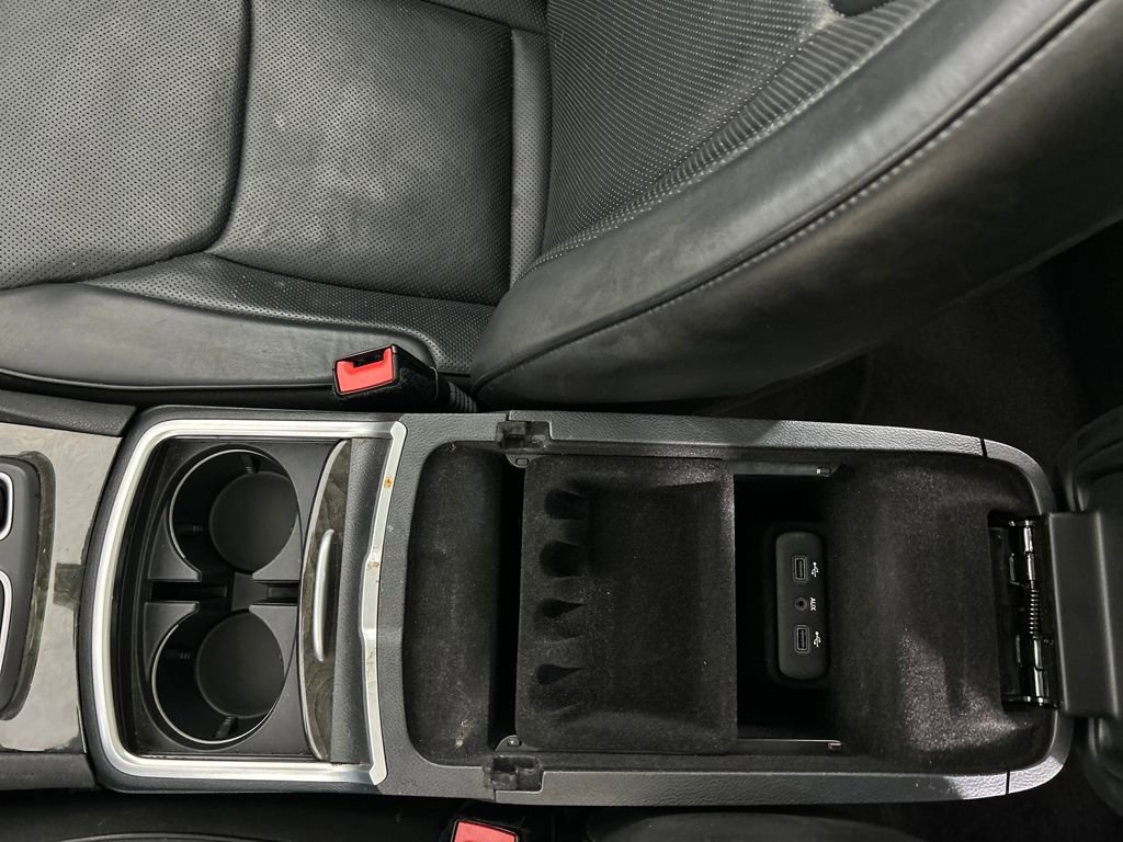 Used 2017 Chrysler 300 C image 17