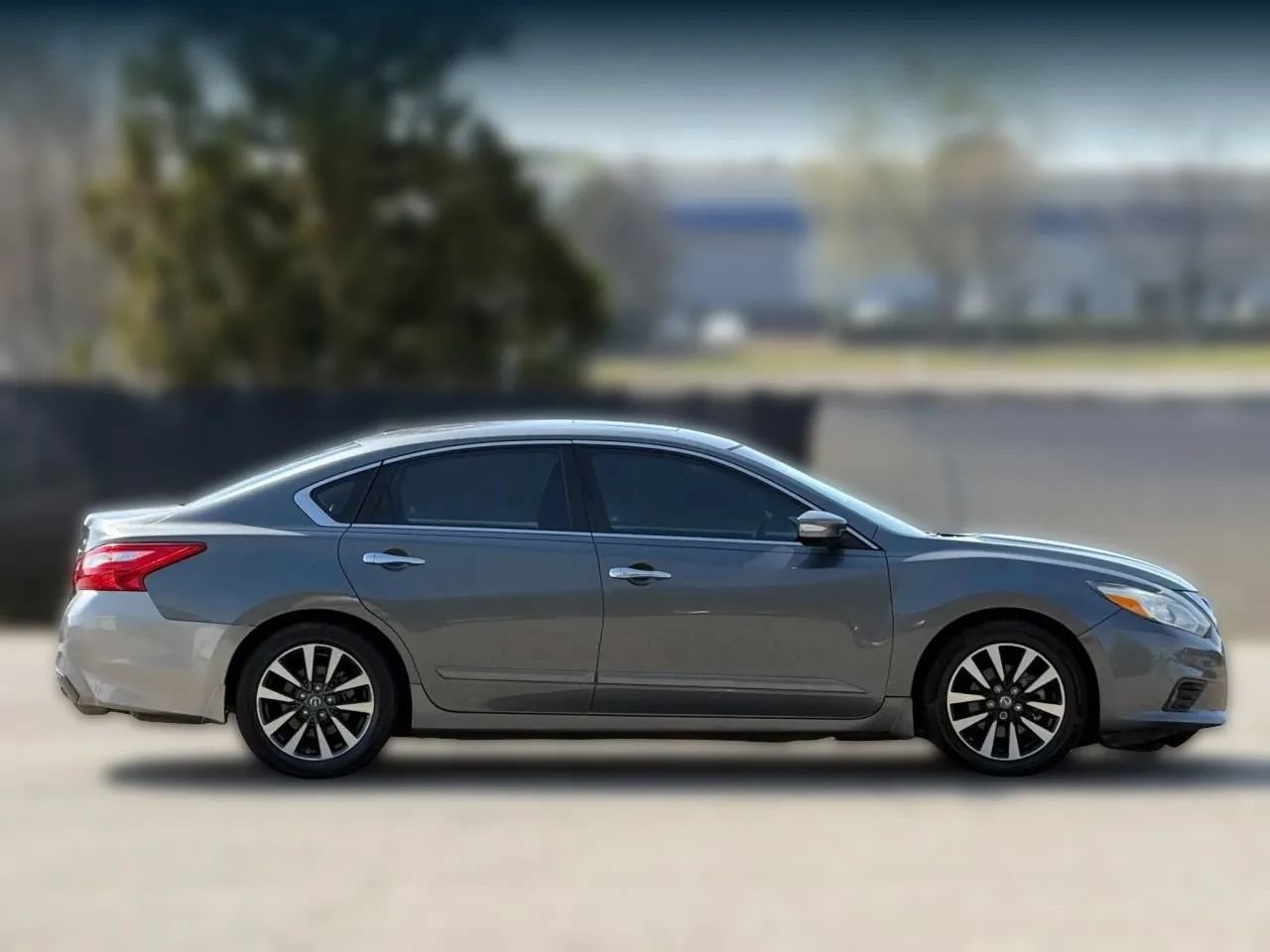 Used 2017 Nissan Altima 2.5 SL w/ Moonroof Package FWD image 7