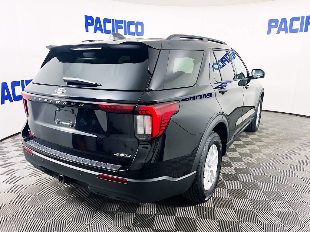 Used 2026 Ford Explorer Active AWD/4WD image 10