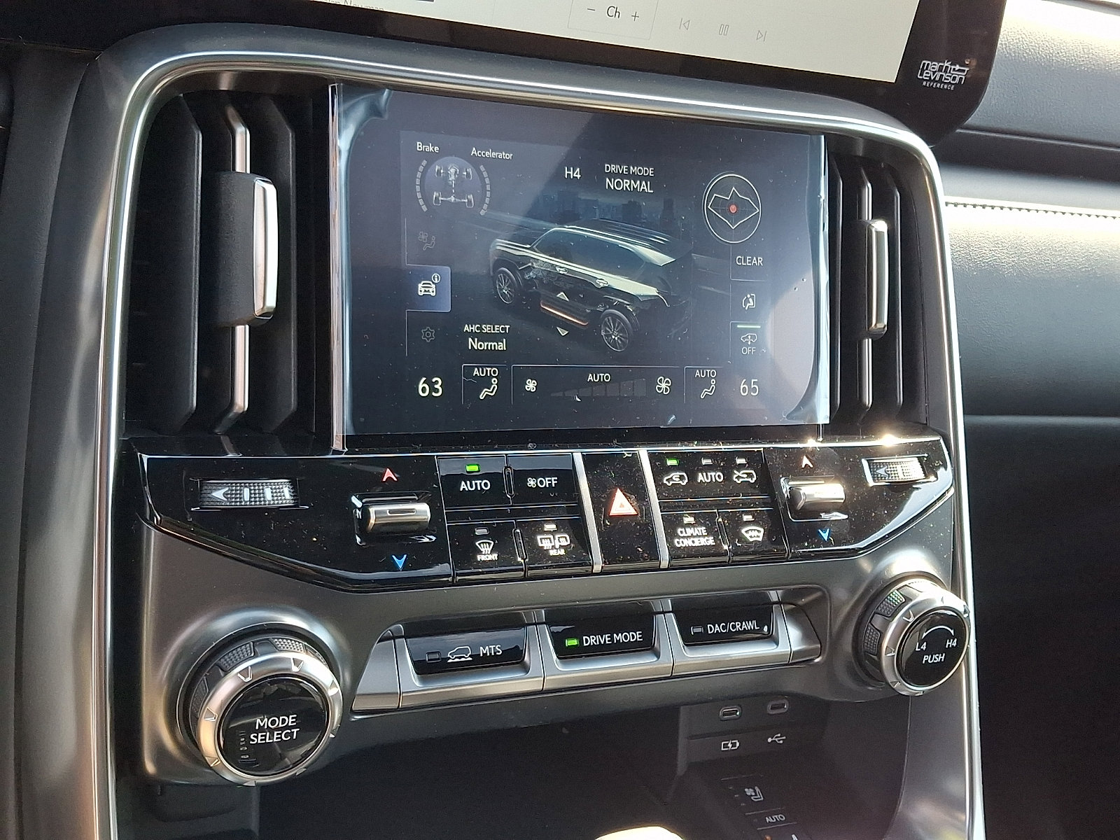 New 2026 Lexus LX 700h Luxury AWD/4WD image 12