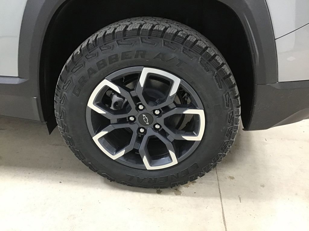 New 2026 Chevrolet Equinox ACTIV image 32