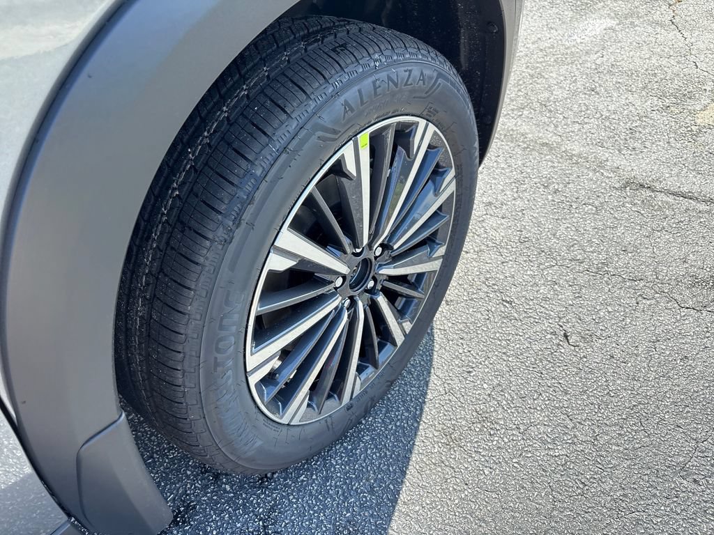 New 2026 Nissan Pathfinder Platinum FWD image 30
