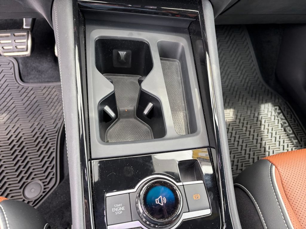 Certified 2025 Volkswagen Tiguan SEL R-Line AWD/4WD image 19