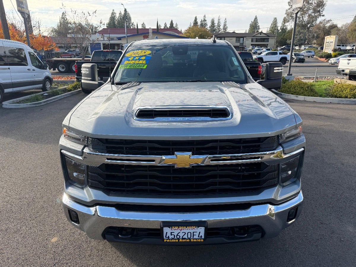 Used 2025 Chevrolet Silverado 2500 LT w/ Convenience Package image 3